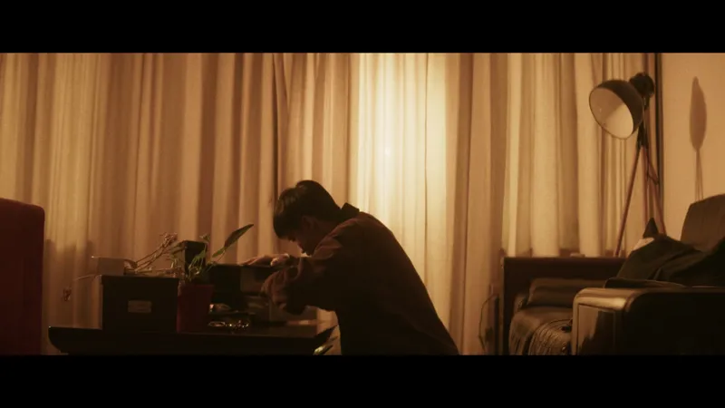 La Montre — still 4